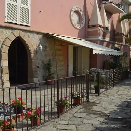 Davanti Al Mare 아파트 *